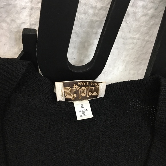 ST. JOHN Evening Crop Top Rainbow Flat Sequins Sz 2 - Picture 10 of 11